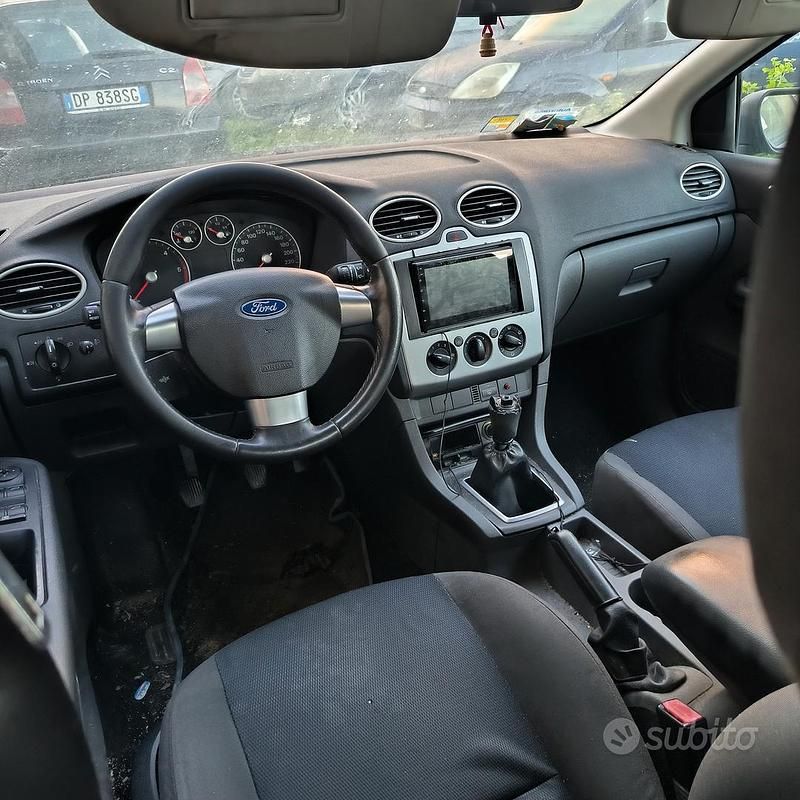 Usata Ford Focus 90 CV (66 kW) 2005 Blu Berlina