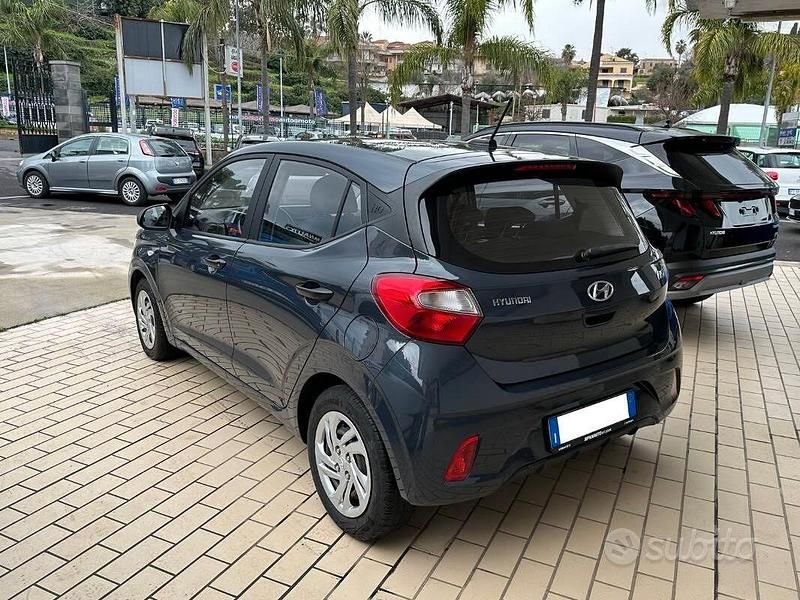Usata Hyundai i10 Advanced 67 CV (49 kW) 2022 Grigio Utilitaria