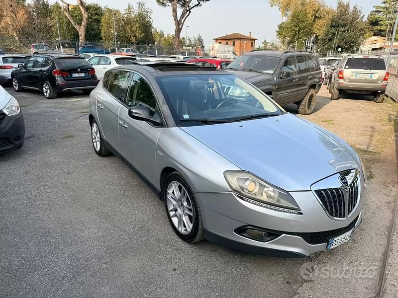 Usata Lancia Delta 150 CV (110 kW) 2008 Argento Utilitaria