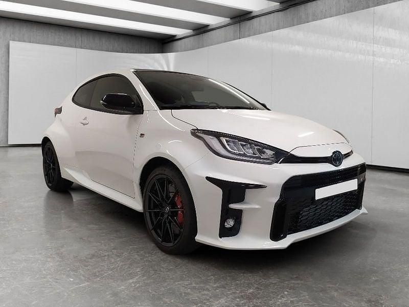 Usata Toyota Yaris 261 CV (191 kW) 2023 Bianco Berlina