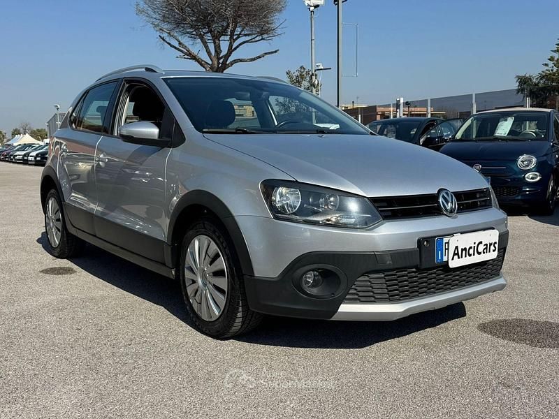 Usata VW Polo Cross 90 CV (66 kW) 2015 Argento Utilitaria