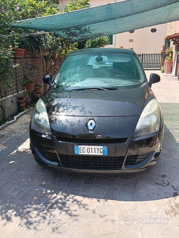 Usata Renault Scénic III 110 CV (80 kW) 2010 Nero Monovolume