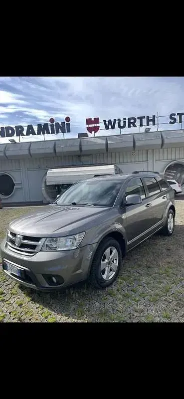 Usata Fiat Freemont 140 CV (102 kW) 2011 Grigio SUV