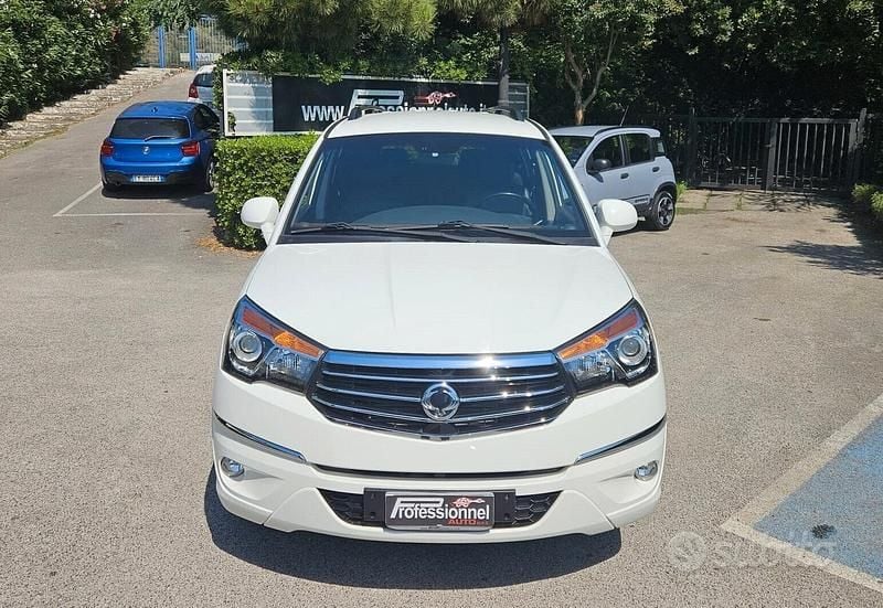 Usata Ssangyong (KGM) Rodius 178 CV (130 kW) 2018 Bianco Monovolume