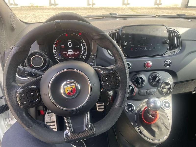 Usata Abarth 695 179 CV (131 kW) 2024 Bianco Utilitaria
