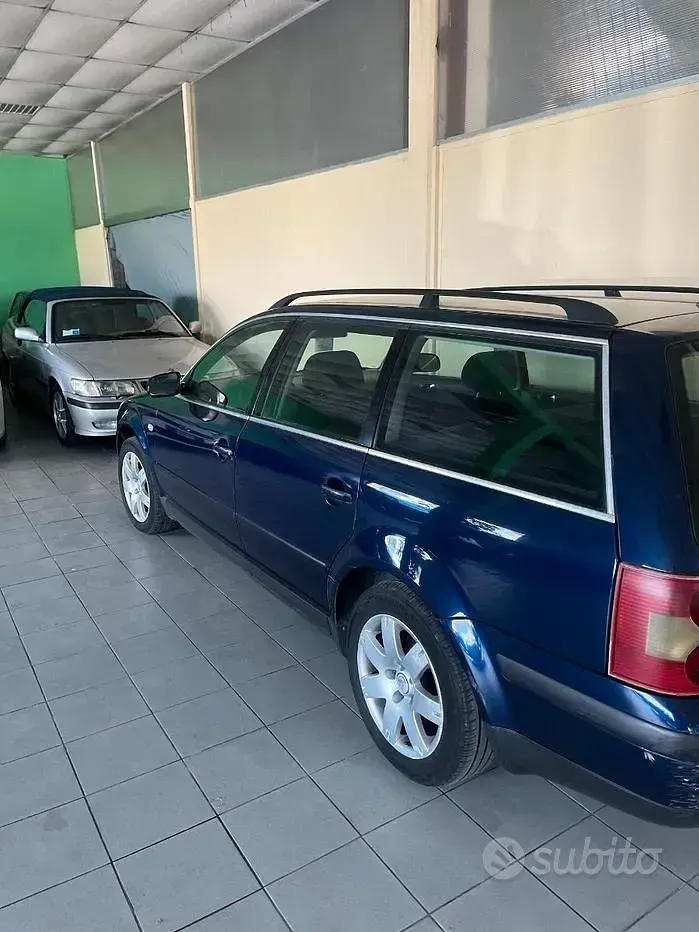 Usata VW Passat 110 CV (80 kW) 2004 Blu Station wagon