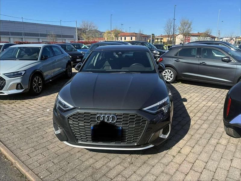 Usata Audi A3 S-Line 110 CV (80 kW) 2022 Grigio Berlina