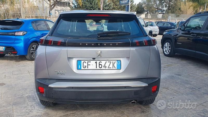 Usata Peugeot 2008 110 CV (80 kW) 2022 Grigio SUV