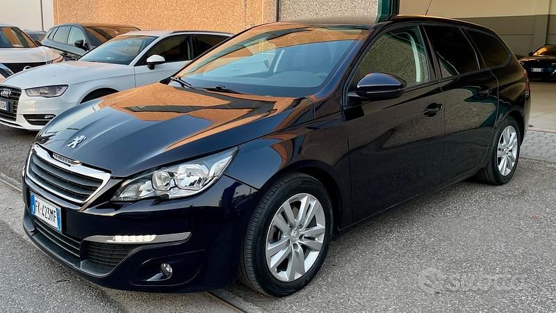 Usata Peugeot 308 SW Allure 120 CV (88 kW) 2017 Blu Station wagon