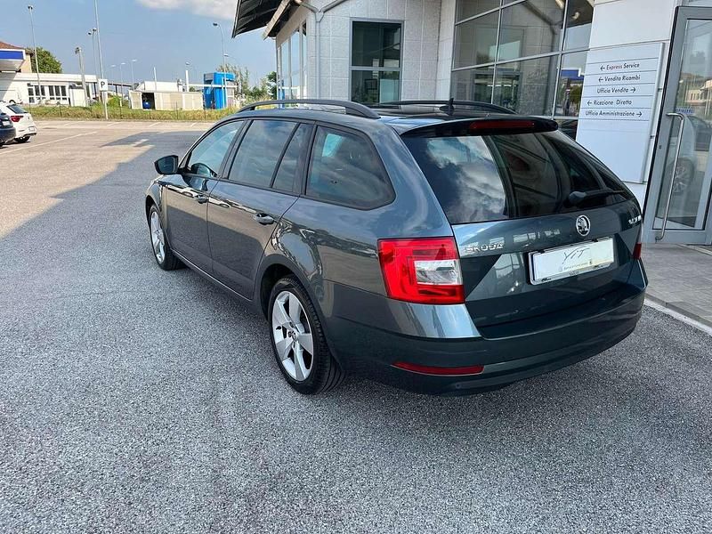 Usata Skoda Octavia Executive 116 CV (85 kW) 2019 Grigio graphite Station wagon