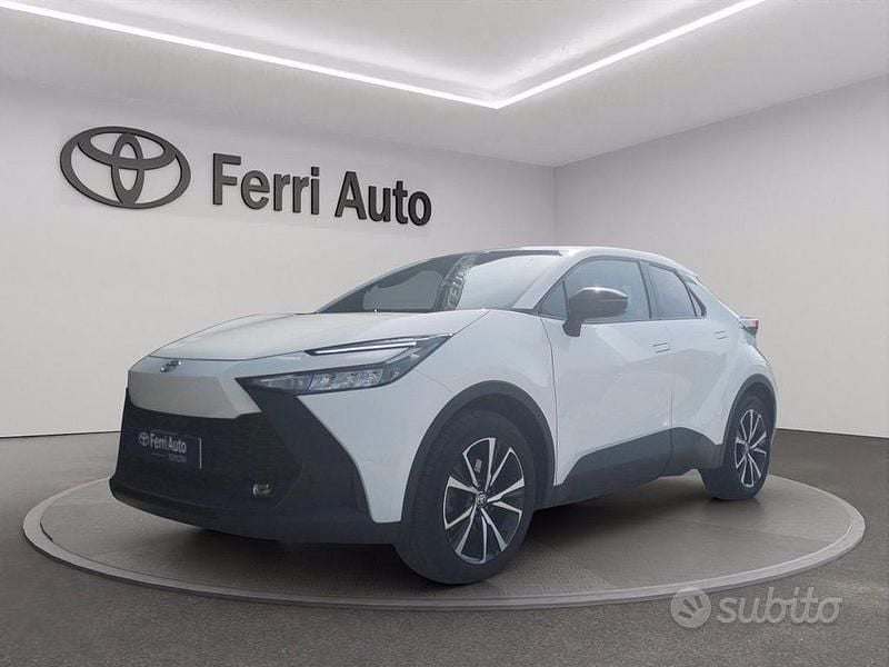 Usata Toyota C-HR Eco 223 CV (164 kW) 2025 Super white SUV