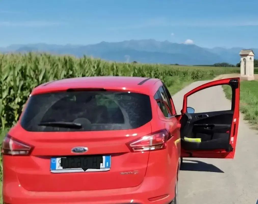 Usata Ford B-MAX Titanium 105 CV (77 kW) 2017 Monovolume
