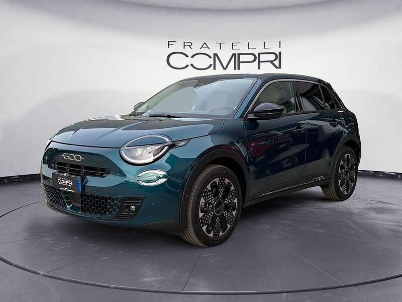 Usata Fiat 600 La Prima 101 CV (74 kW) 2025 Verde mare d'italia SUV