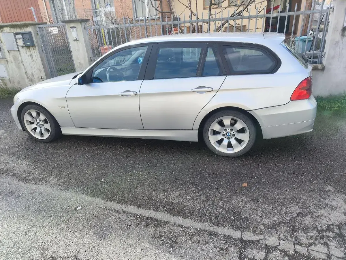 Usata BMW 320 177 CV (130 kW) 2008 Grigio Station wagon