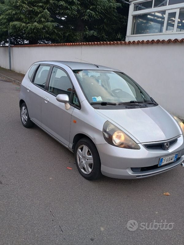 Usata 2003 Honda Jazz Due volumi | 3200 € (Molto cara) - Immagine 1/4