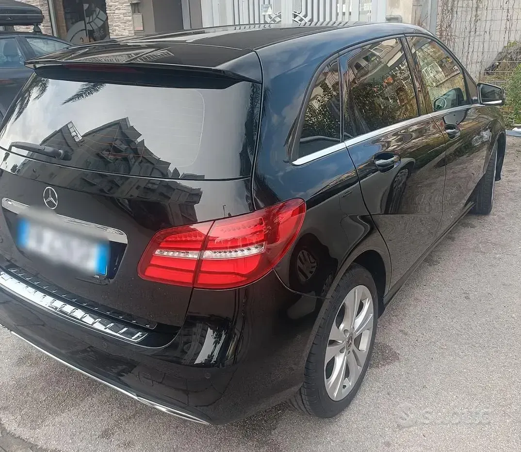 Usata Mercedes B200 Executive 163 CV (119 kW) 2018 Nero Utilitaria