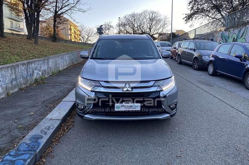 Usata Mitsubishi Outlander Instyle 150 CV (110 kW) 2019 Grigio SUV