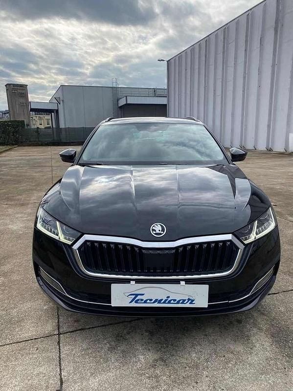 Usata Skoda Octavia SportLine 150 CV (110 kW) 2022 Nero Station wagon