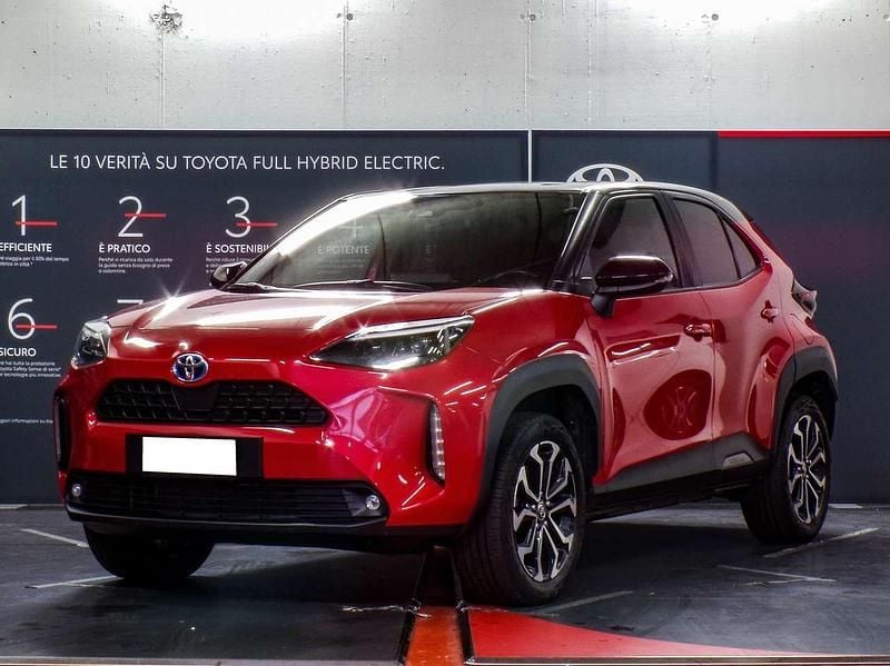 Usata Toyota Yaris Cross Trend 116 CV (85 kW) 2021 Bitone emotional red/black SUV