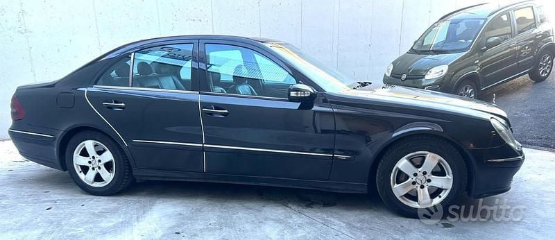 Usata Mercedes E320 204 CV (150 kW) 2003 Nero Berlina