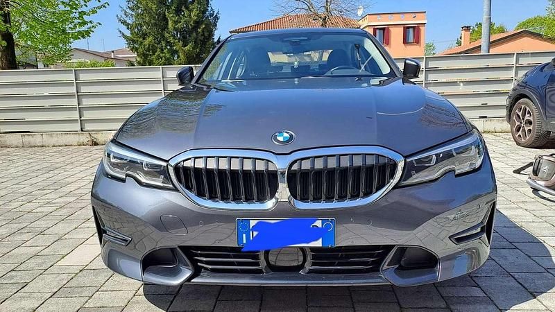 Usata BMW 330e Sport Line 184 CV (135 kW) 2020 Berlina