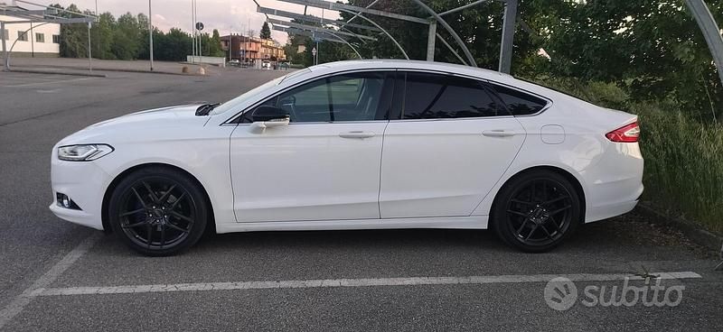 Usata Ford Mondeo Titanium 150 CV (110 kW) 2016 Bianco Berlina