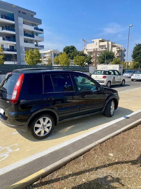 Usata Ford Fusion Titanium 90 CV (66 kW) 2008 Nero Utilitaria