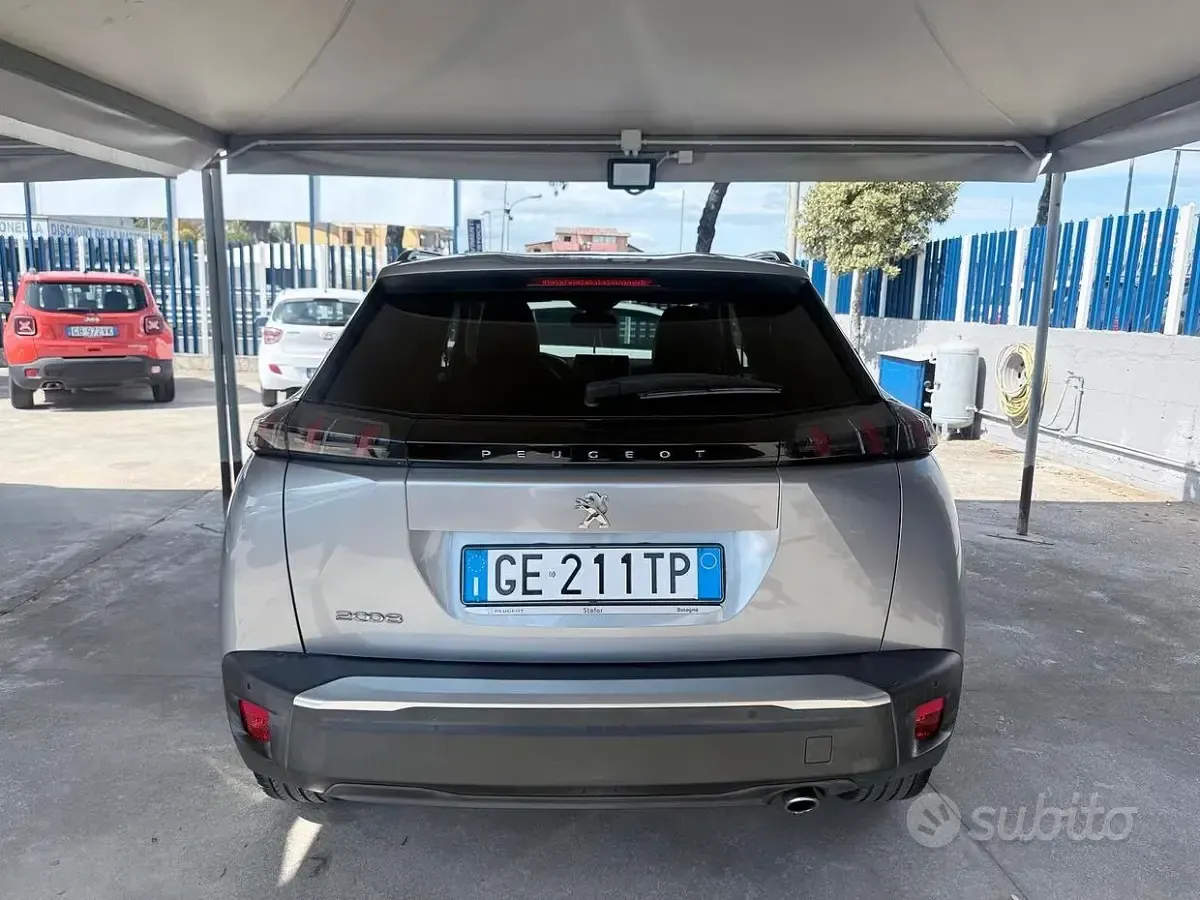 Usata Peugeot 2008 GT 110 CV (80 kW) 2021 Grigio SUV