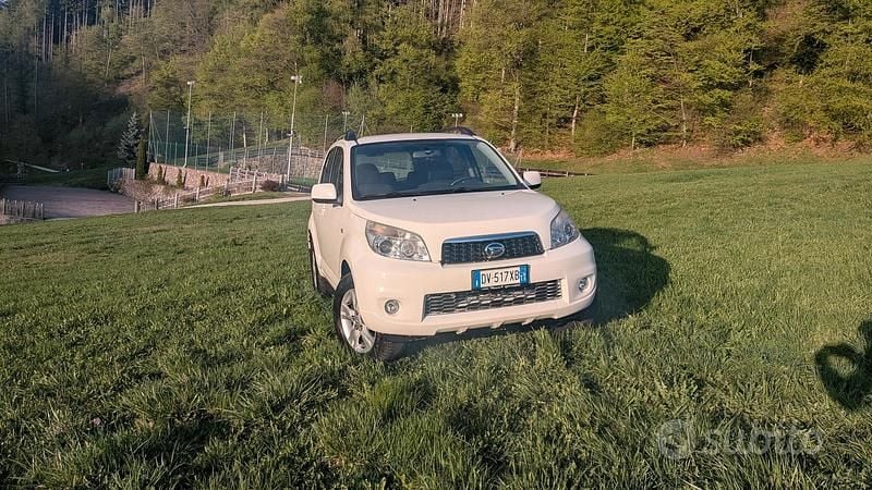Usata Daihatsu Terios HIRO 86 CV (63 kW) 2009 Bianco SUV