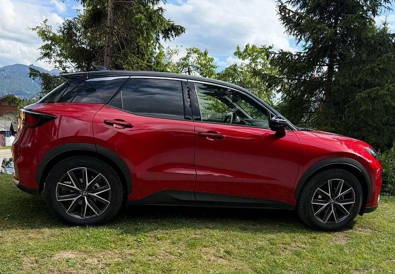 Rosso Usata 2024 Lexus LBX SUV | 32.000 € (Buon prezzo) - Immagine 1/4