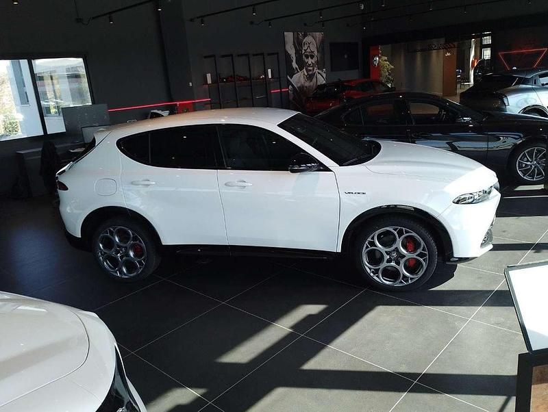 Nuova Alfa Romeo Tonale Veloce 160 CV (117 kW) 2025 Other SUV