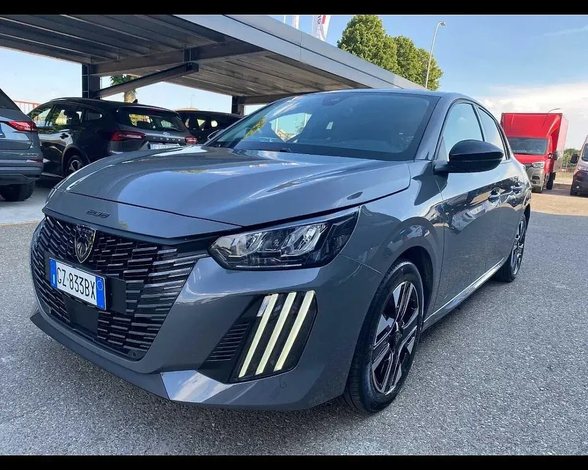 Usata Peugeot 208 Allure 101 CV (74 kW) 2025 Utilitaria