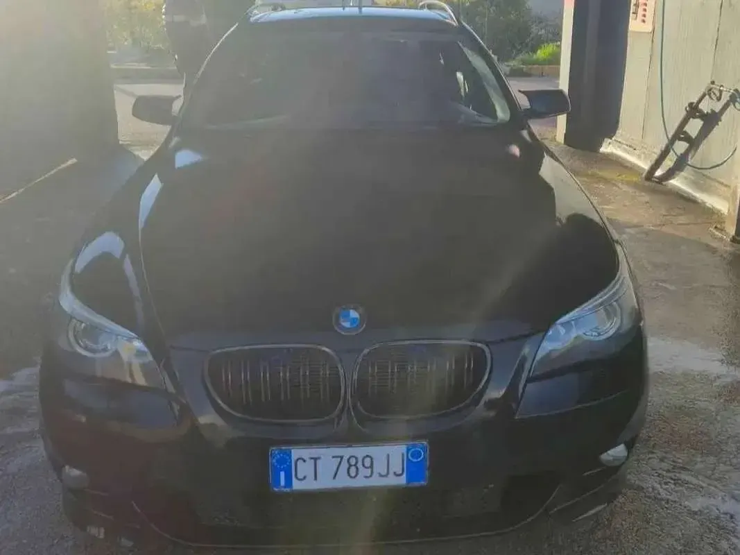 Usata BMW 535 272 CV (200 kW) 2005 Nero Station wagon