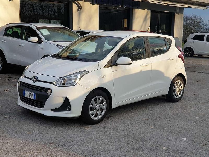 Usata Hyundai i10 69 CV (50 kW) 2017 Bianco Utilitaria