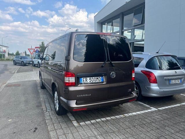 Usata VW Caravelle Comfortline 180 CV (132 kW) 2013 Marrone Monovolume
