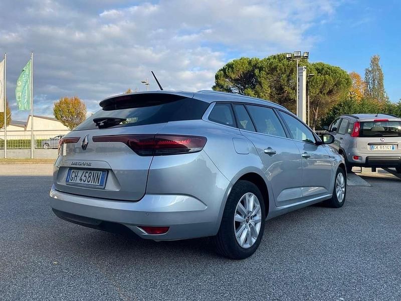 Usata Renault Mégane IV Business 116 CV (85 kW) 2022 Argento Station wagon