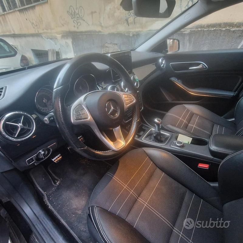 Usata Mercedes CLA200 Shooting Brake 2016 Nero Station wagon