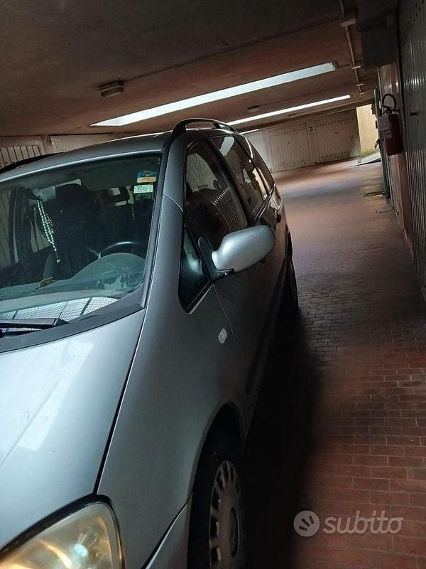 Usata Ford Galaxy 130 CV (95 kW) 2004 Grigio Monovolume