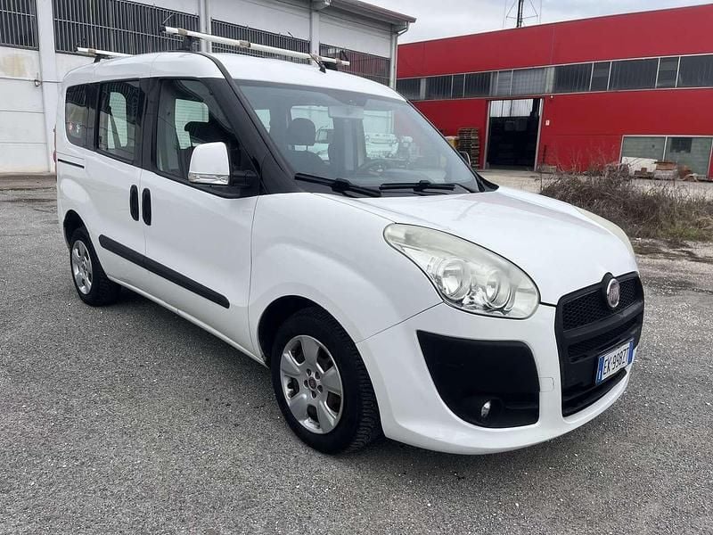 Usata Fiat Doblò Dynamic 105 CV (77 kW) 2011 Other Monovolume