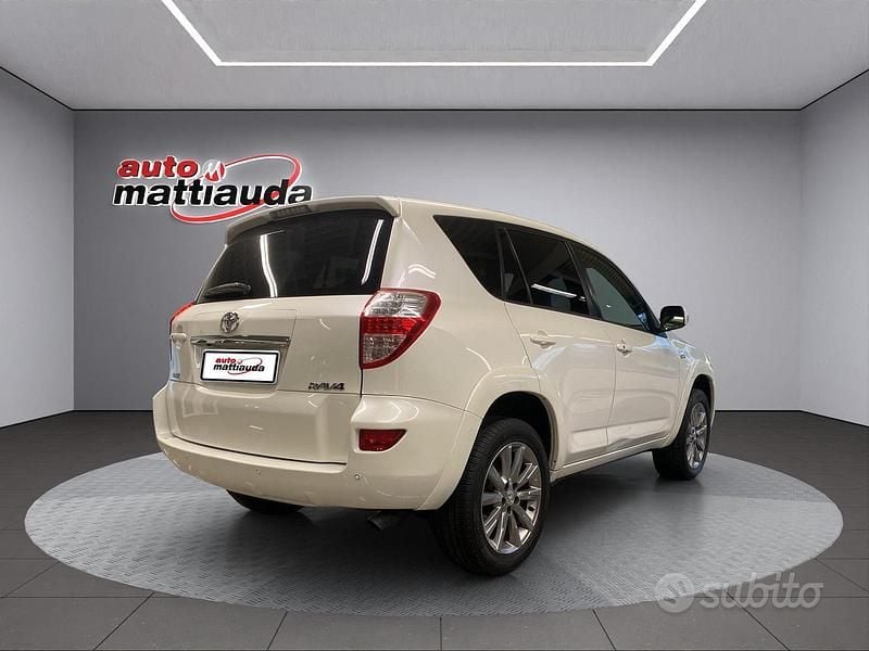 Usata Toyota RAV4 Style 150 CV (110 kW) 2012 Grigio SUV