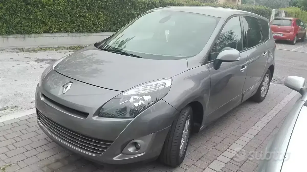 Usata Renault Scénic III 130 CV (95 kW) 2010 Monovolume