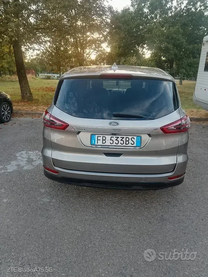 Usata Ford S-MAX Titanium 150 CV (110 kW) 2015 Grigio Monovolume