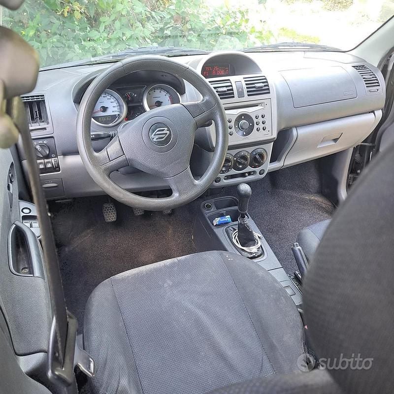 Usata Suzuki Ignis 99 CV (72 kW) 2008 Utilitaria