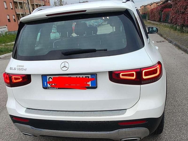 Usata Mercedes GLB180 116 CV (85 kW) 2022 Bianco SUV