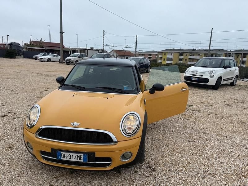 Giallo Usata 2009 Mini Cooper Utilitaria | 3490 € (Ottimo prezzo) - Immagine 1/4