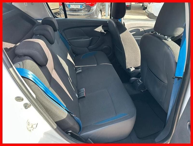 Usata Dacia Sandero Lauréate 75 CV (55 kW) 2015 Bianco Berlina