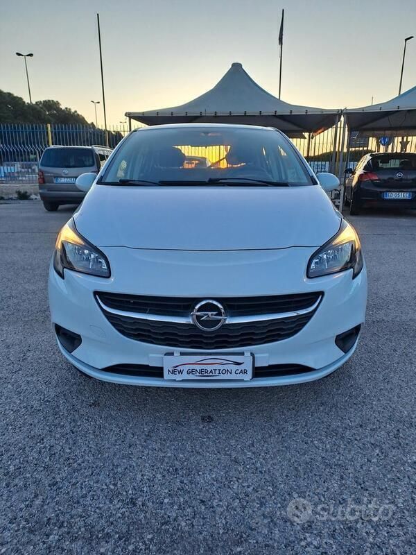 Usata Opel Corsa 90 CV (66 kW) 2017 Bianco Berlina
