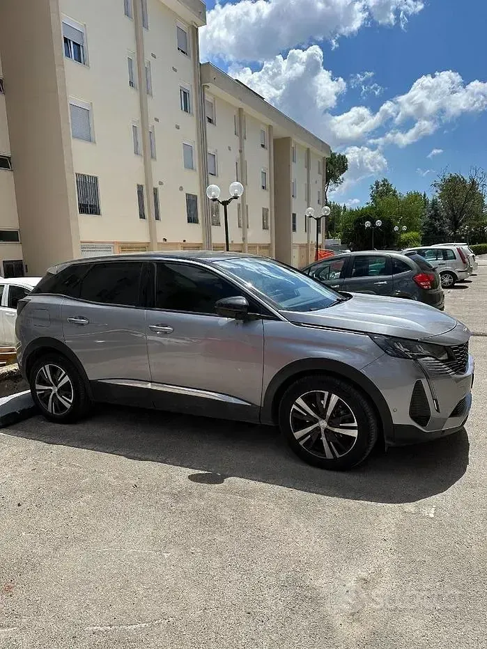 Usata Peugeot 3008 Allure 131 CV (96 kW) 2023 Grigio SUV