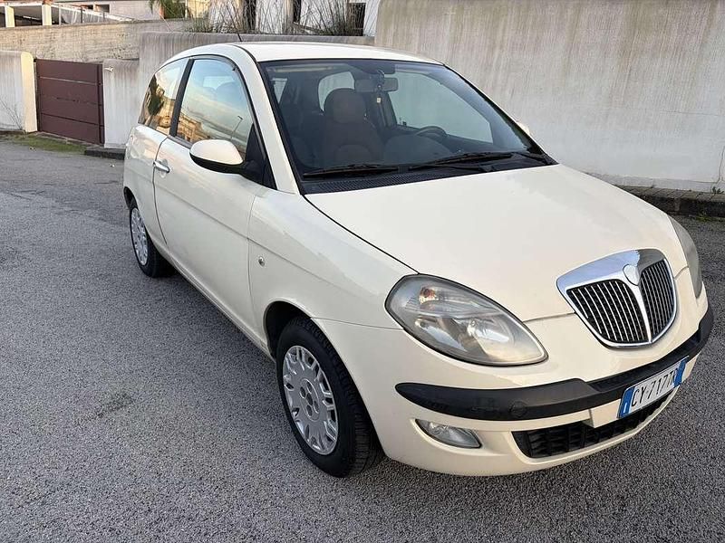 Usata Lancia Ypsilon 69 CV (50 kW) 2005 Utilitaria