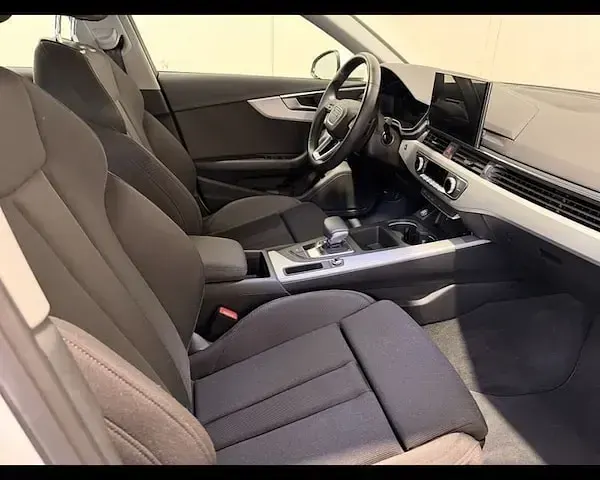 Usata Audi A4 S-Line 136 CV (100 kW) 2024 Bianco arkona Berlina